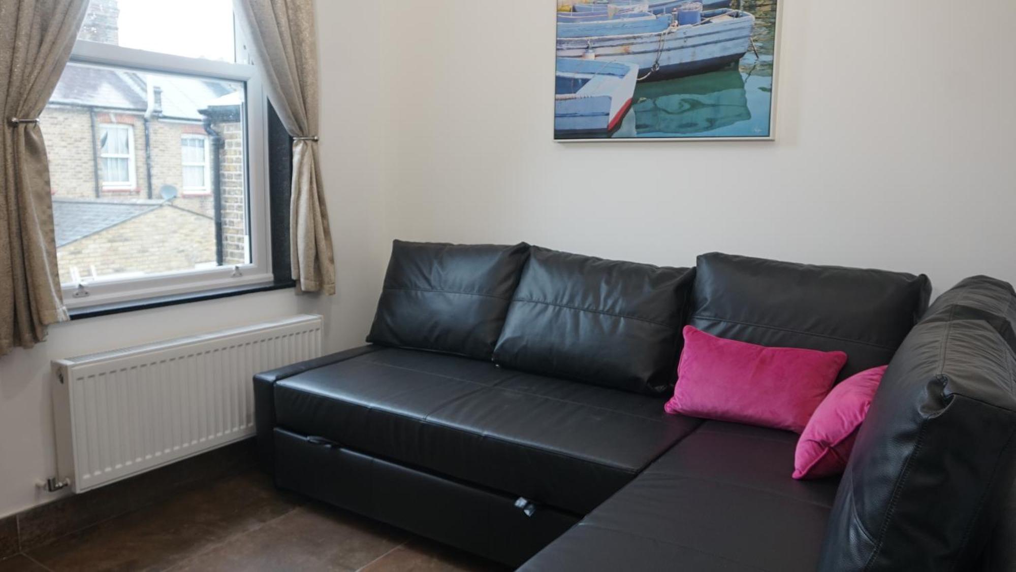 Beautiful London Home Sleeps 6, 2 Minutes To Metro Exteriör bild